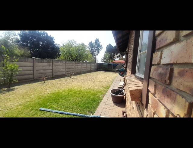3 BEDROOM FREEHOLD FOR SALE IN RIVERSDALE